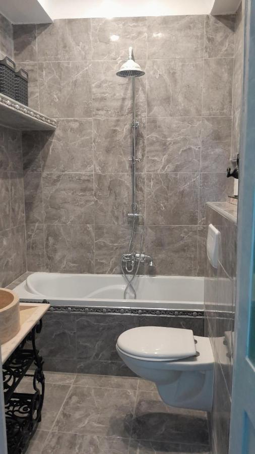 Appartement Authentique Au Bord Du Fleuve Herault Agde Ngoại thất bức ảnh